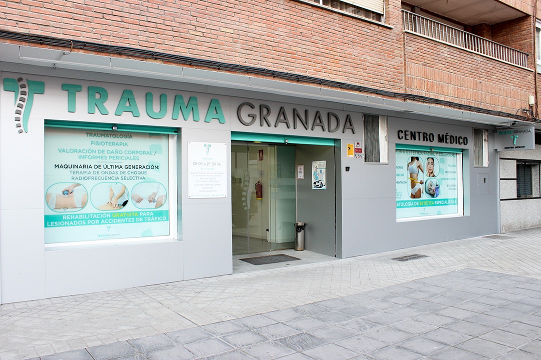 exterior del centro médico de Granada Trauma Granada