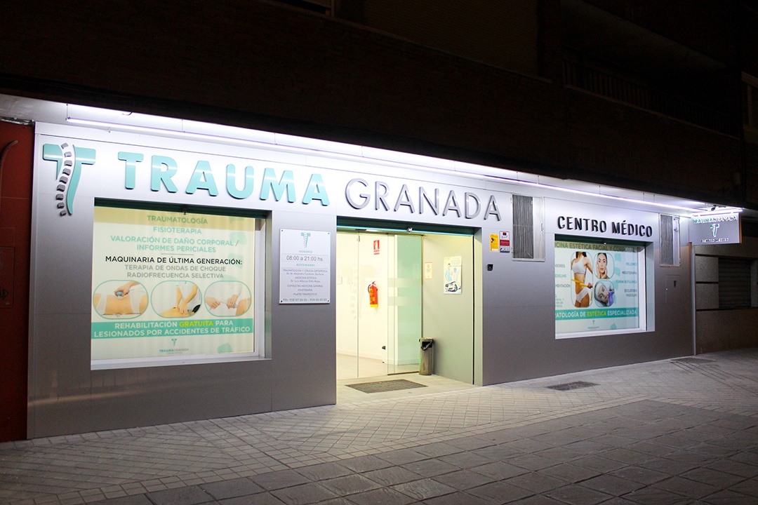 exterior del centro médico de Granada Trauma Granada